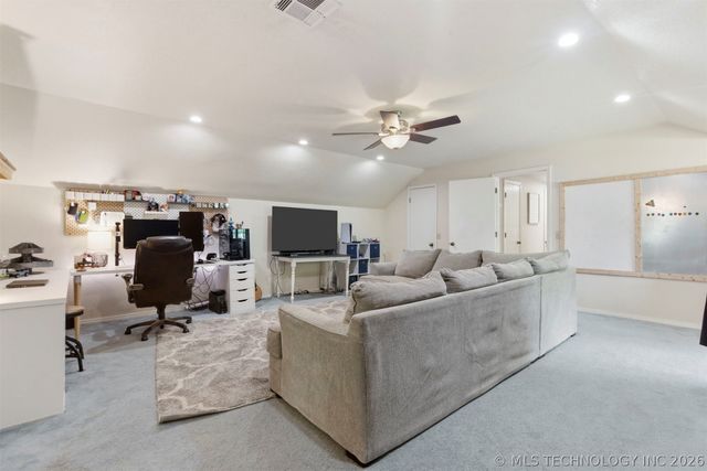 750 W 97th Place S, Jenks, OK 74037