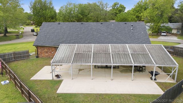 750 W 97th Place S, Jenks, OK 74037