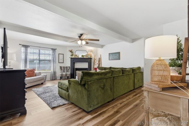 750 W 97th Place S, Jenks, OK 74037