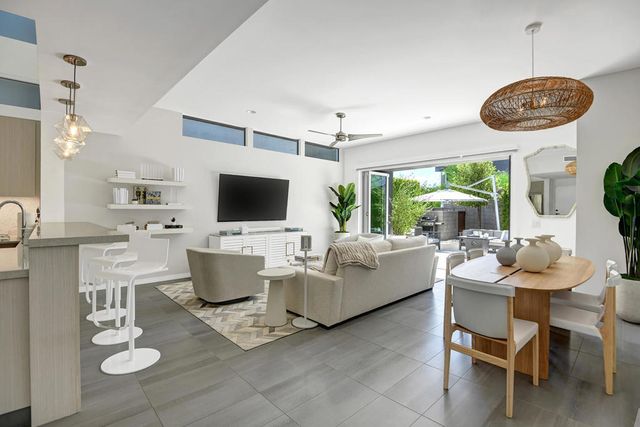 329 Goleta Way, Palm Springs, CA 92264