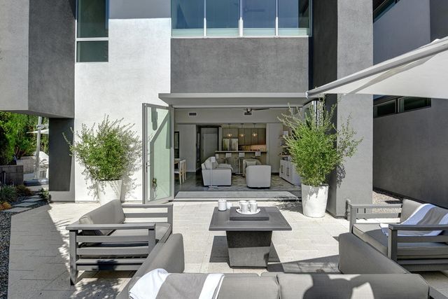 329 Goleta Way, Palm Springs, CA 92264