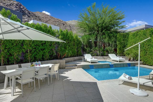 329 Goleta Way, Palm Springs, CA 92264