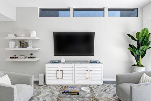 329 Goleta Way, Palm Springs, CA 92264