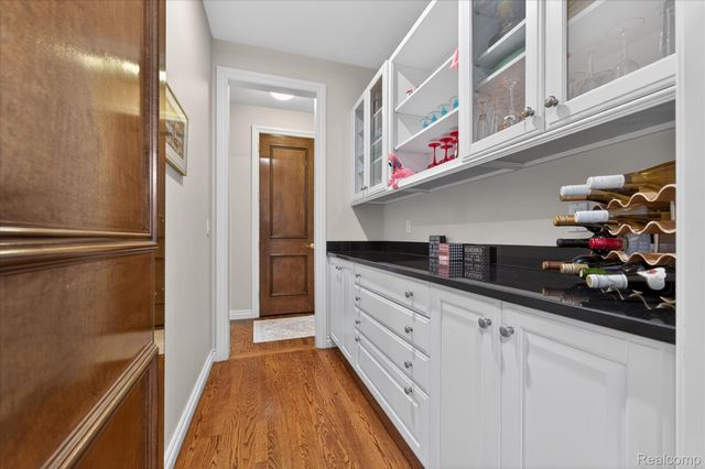 4806 Goodison Place Drive, Oakland Charter Township, MI 48306