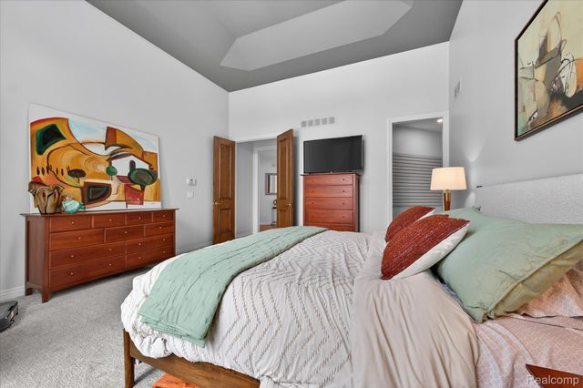 4806 Goodison Place Drive, Oakland Charter Township, MI 48306