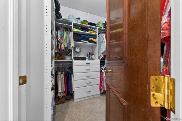 4806 Goodison Place Drive, Oakland Charter Township, MI 48306