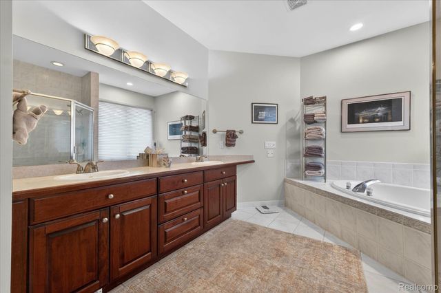 4806 Goodison Place Drive, Oakland Charter Township, MI 48306