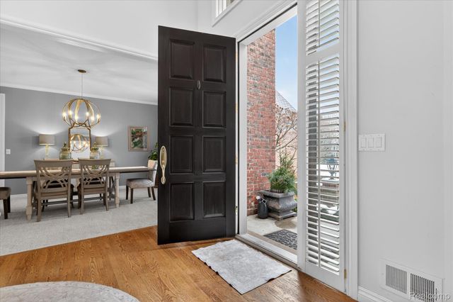 4806 Goodison Place Drive, Oakland Charter Township, MI 48306