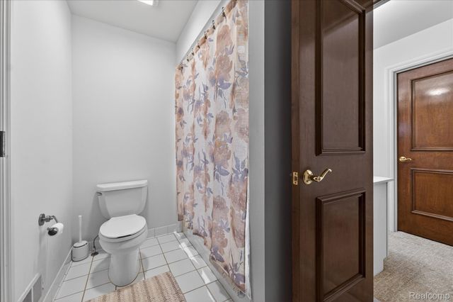 4806 Goodison Place Drive, Oakland Charter Township, MI 48306