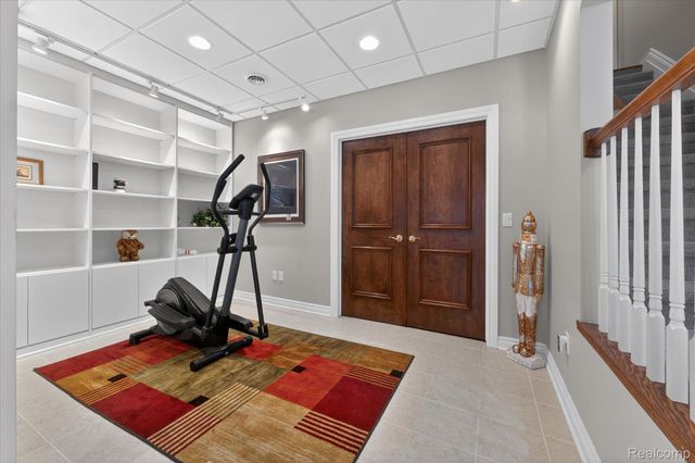 4806 Goodison Place Drive, Oakland Charter Township, MI 48306