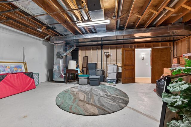 4806 Goodison Place Drive, Oakland Charter Township, MI 48306