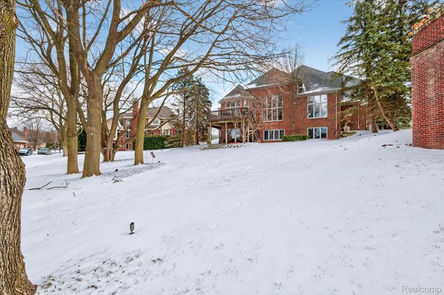 4806 Goodison Place Drive, Oakland Charter Township, MI 48306