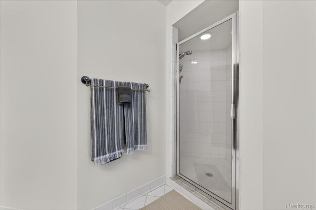 4806 Goodison Place Drive, Oakland Charter Township, MI 48306