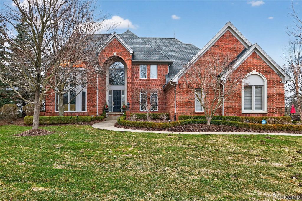 4806 Goodison Place Drive, Oakland Charter Township, MI 48306