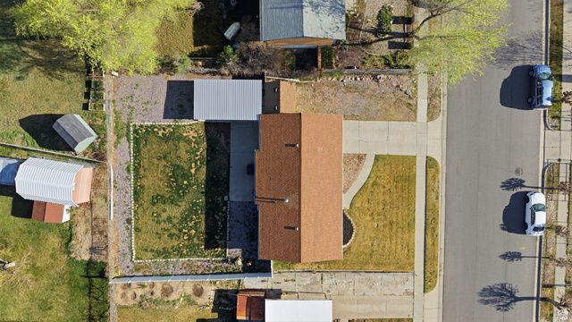 10517 S LARKSPUR DR, Sandy, UT 84094