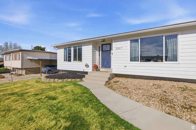 10517 S LARKSPUR DR, Sandy, UT 84094