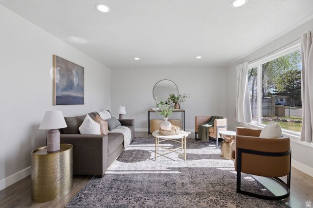 10517 S LARKSPUR DR, Sandy, UT 84094