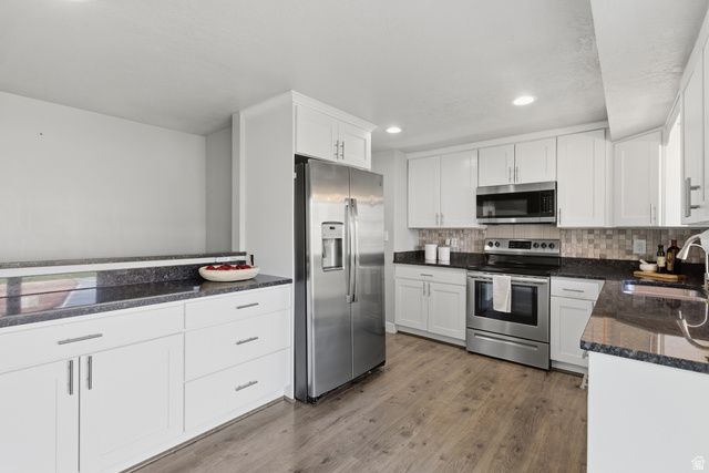 10517 S LARKSPUR DR, Sandy, UT 84094