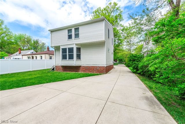 6294 Chestnut Road, Independence, OH 44131