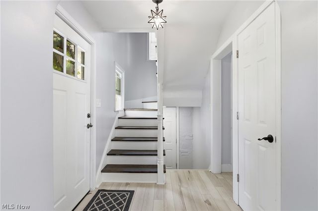 6294 Chestnut Road, Independence, OH 44131