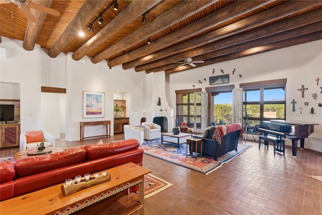 71 Sierra Rosa Loop, Santa Fe, NM 87506