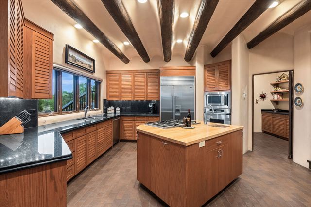 71 Sierra Rosa Loop, Santa Fe, NM 87506