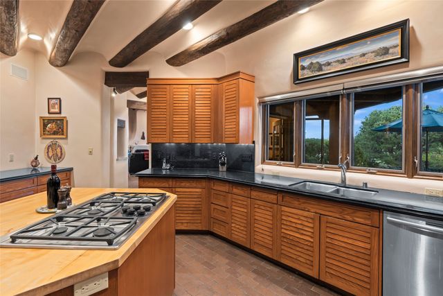 71 Sierra Rosa Loop, Santa Fe, NM 87506