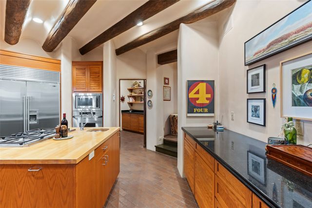 71 Sierra Rosa Loop, Santa Fe, NM 87506