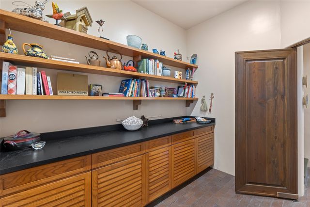71 Sierra Rosa Loop, Santa Fe, NM 87506