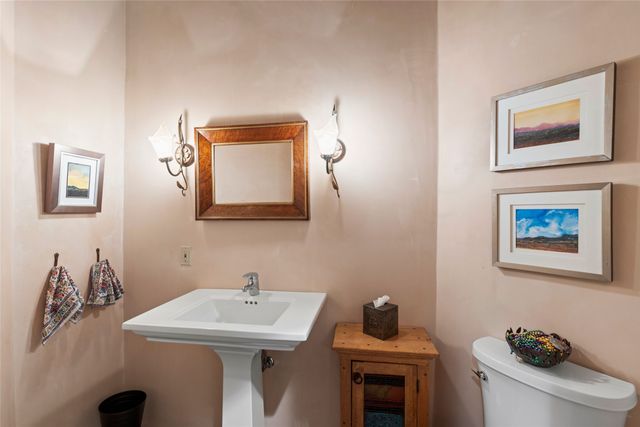 71 Sierra Rosa Loop, Santa Fe, NM 87506