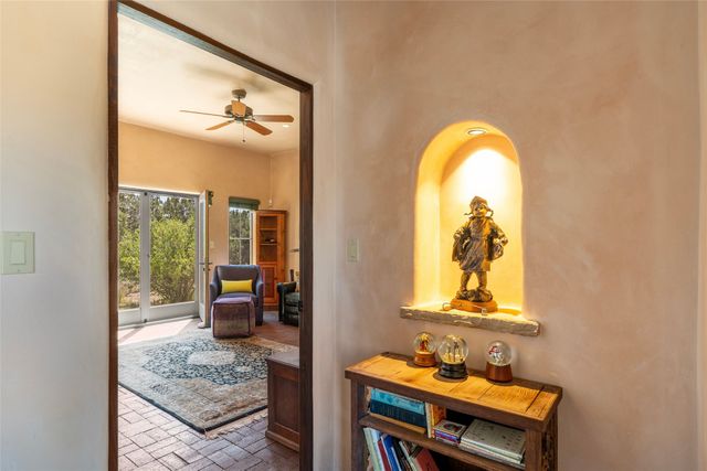 71 Sierra Rosa Loop, Santa Fe, NM 87506