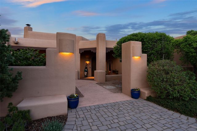 71 Sierra Rosa Loop, Santa Fe, NM 87506