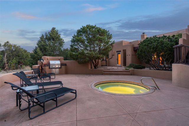 71 Sierra Rosa Loop, Santa Fe, NM 87506