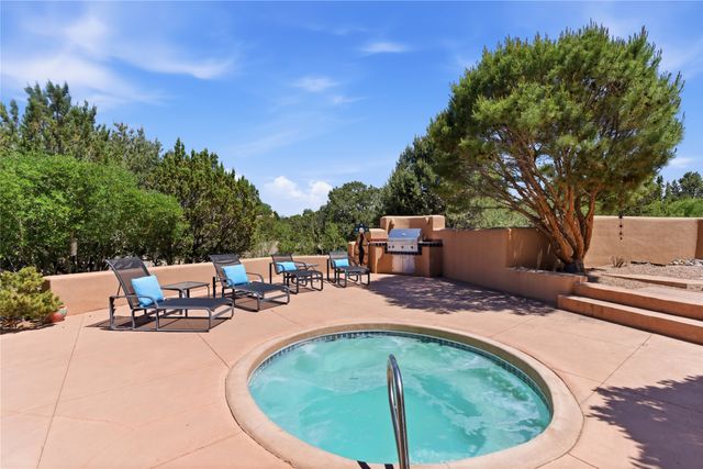 71 Sierra Rosa Loop, Santa Fe, NM 87506