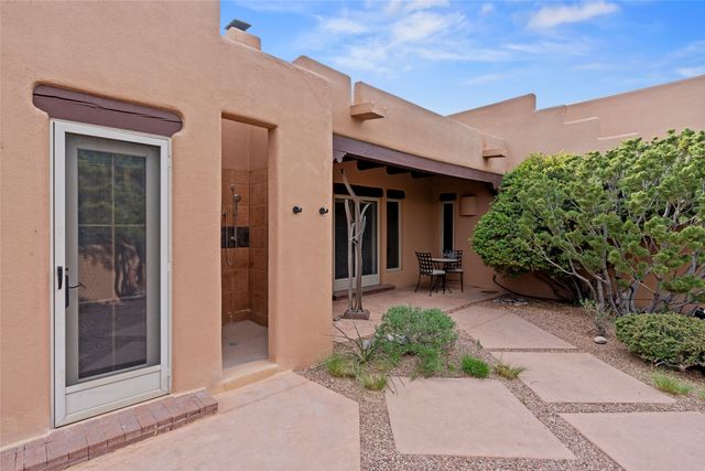 71 Sierra Rosa Loop, Santa Fe, NM 87506
