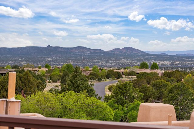 71 Sierra Rosa Loop, Santa Fe, NM 87506