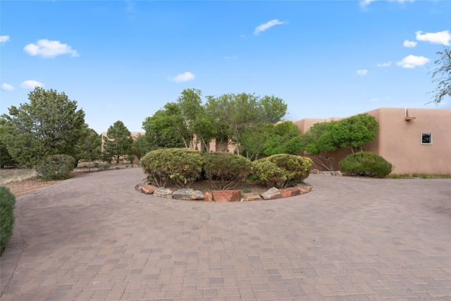 71 Sierra Rosa Loop, Santa Fe, NM 87506