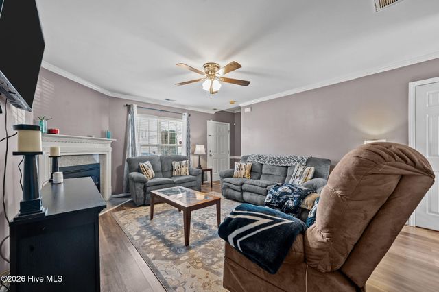 1548 Manning Forest Drive M4, Greenville, NC 27834