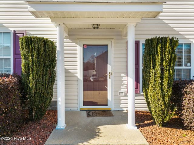 1548 Manning Forest Drive M4, Greenville, NC 27834