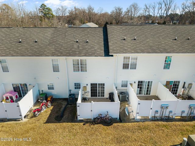 1548 Manning Forest Drive M4, Greenville, NC 27834