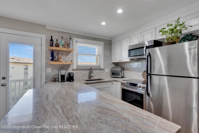 36 Wharfside Drive, Monmouth Beach, NJ 07750