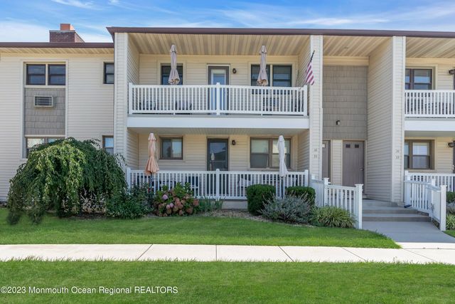 36 Wharfside Drive, Monmouth Beach, NJ 07750