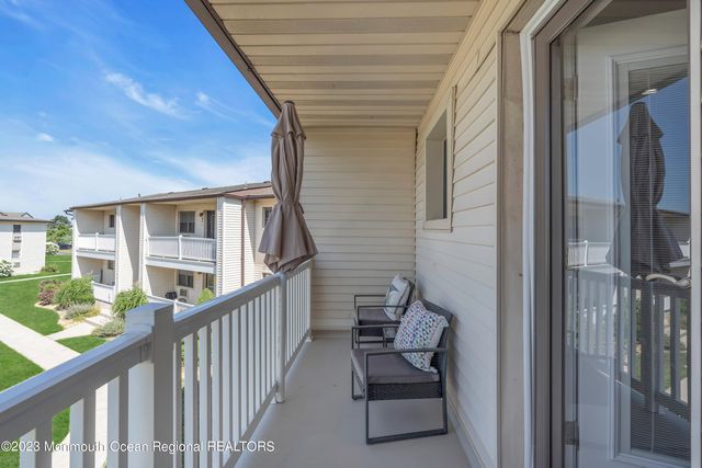 36 Wharfside Drive, Monmouth Beach, NJ 07750