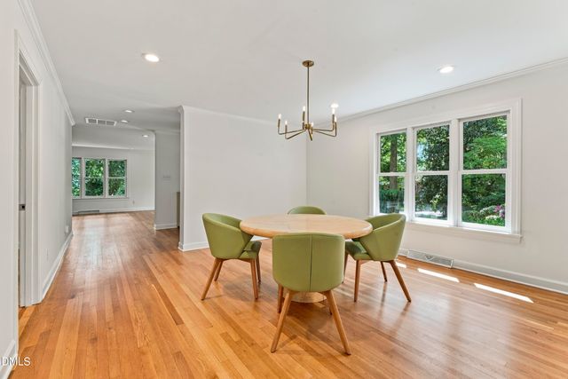 1126 Sourwood Drive, Chapel Hill, NC 27517