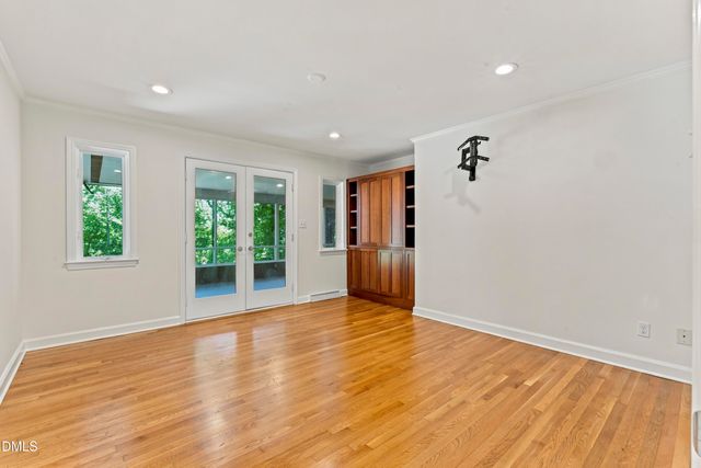 1126 Sourwood Drive, Chapel Hill, NC 27517