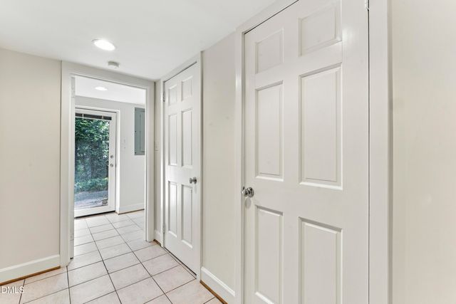 1126 Sourwood Drive, Chapel Hill, NC 27517