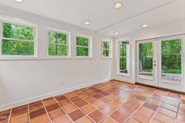 1126 Sourwood Drive, Chapel Hill, NC 27517