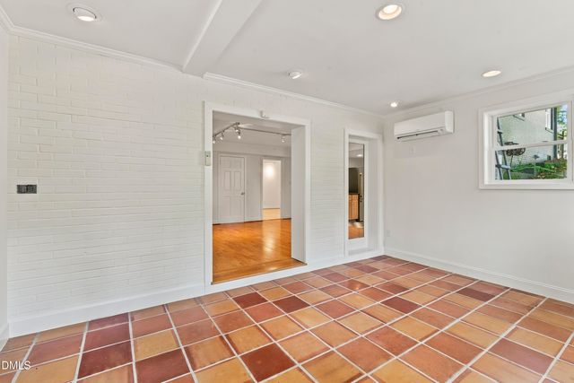 1126 Sourwood Drive, Chapel Hill, NC 27517