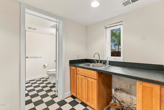 1126 Sourwood Drive, Chapel Hill, NC 27517
