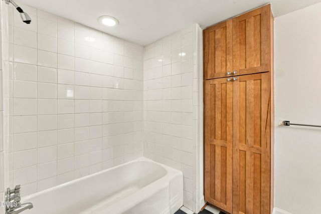 1126 Sourwood Drive, Chapel Hill, NC 27517